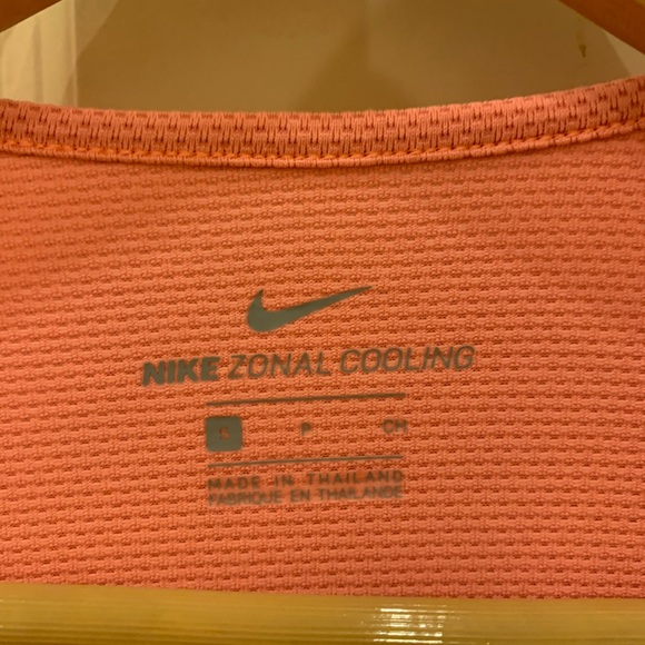 Nike short sleeve orange top. Size Medium - Picture 3 of 4